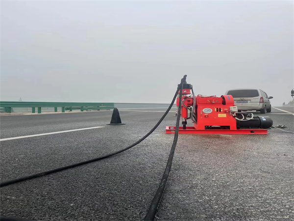 颍东马路路基路面开裂下沉注浆加固灌浆